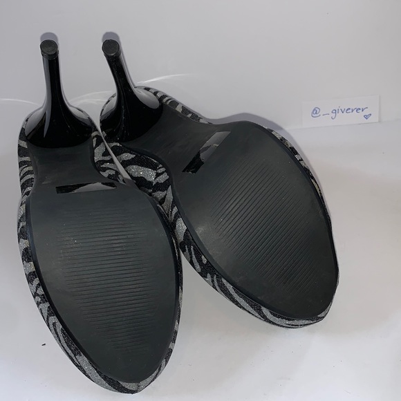 NWOT 9 Silver Black Zebra Sequin Pumps Shii By Journeys - Picture 8 of 17